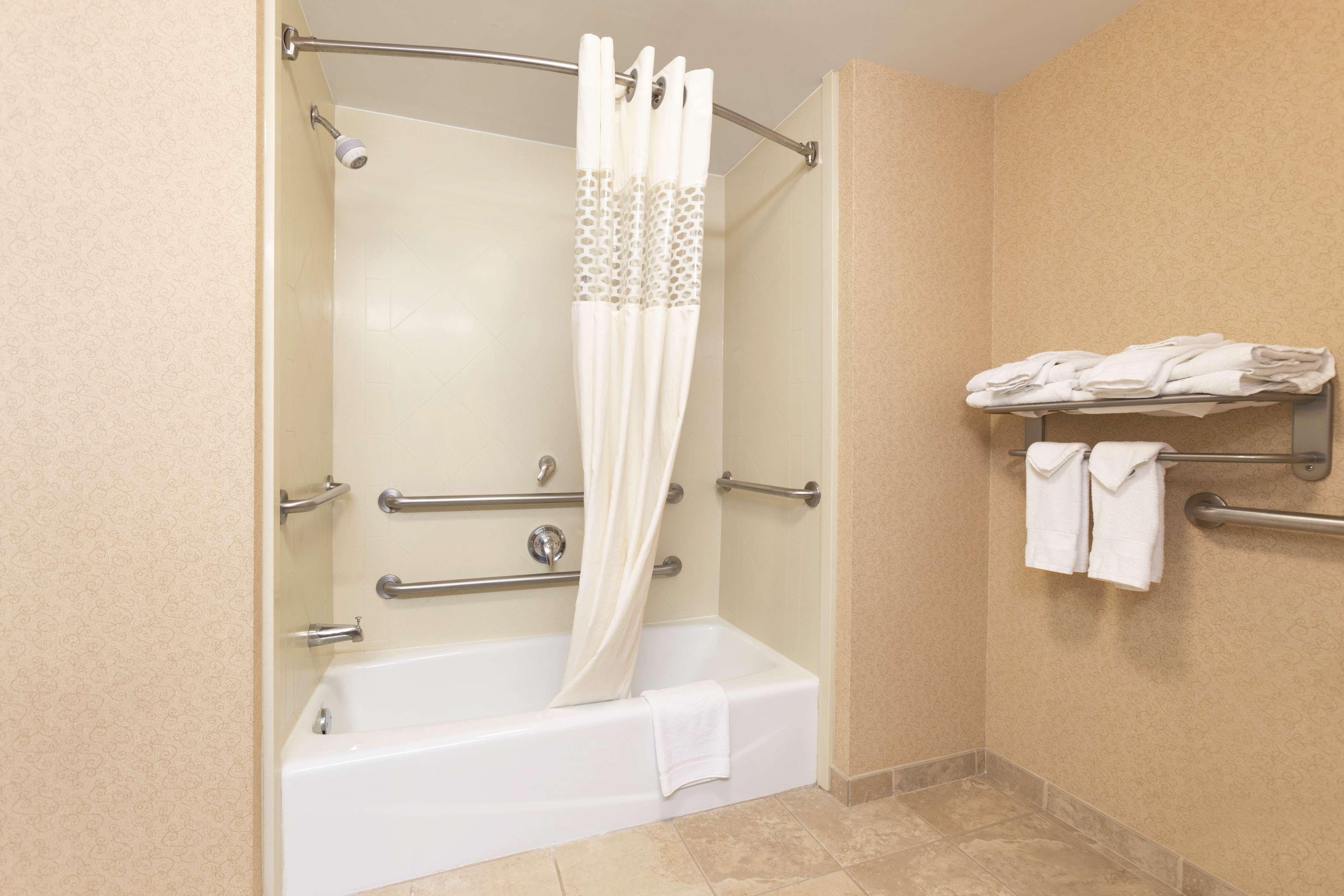 Hampton Inn & Suites Greenfield Εξωτερικό φωτογραφία