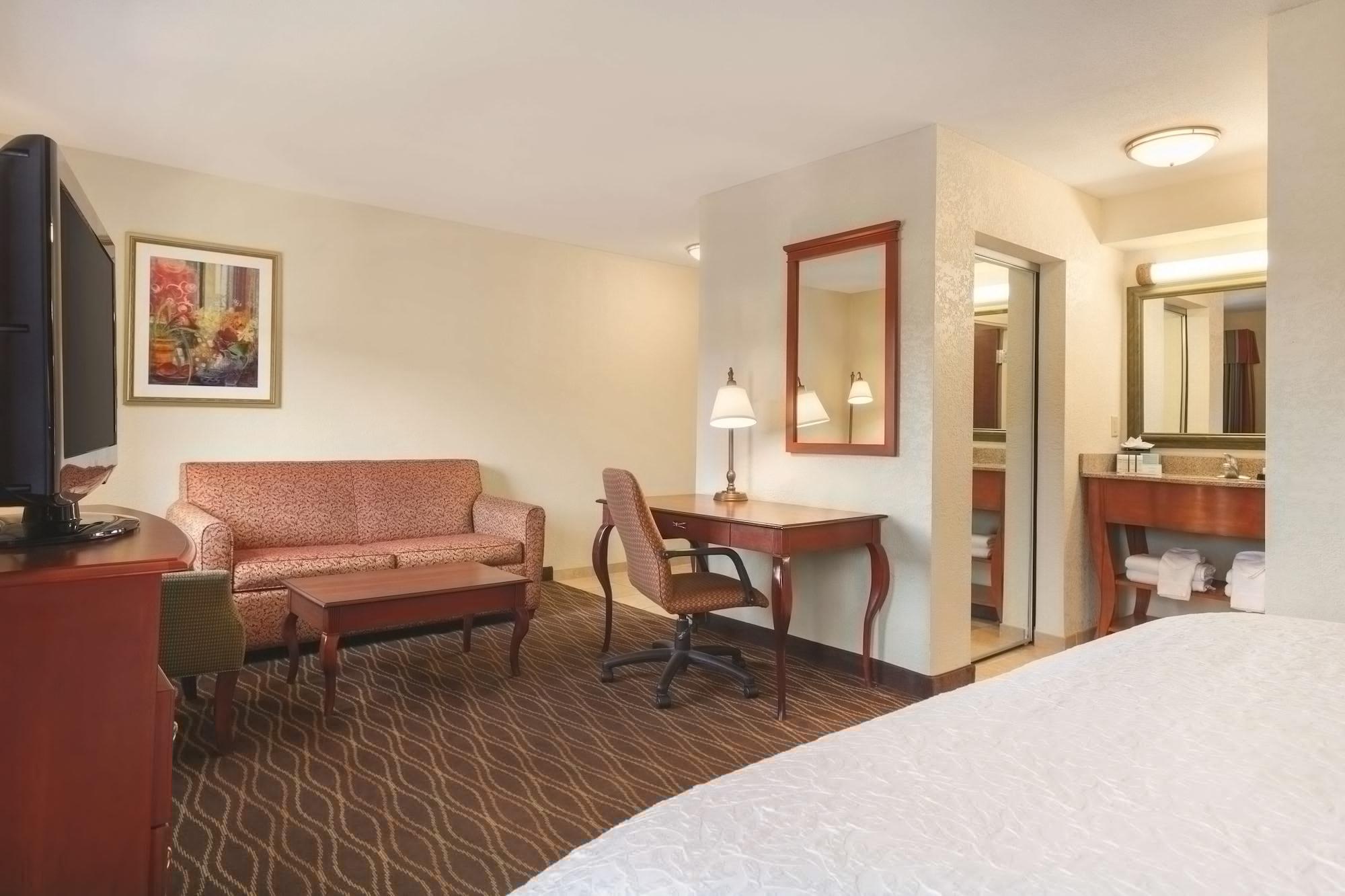 Hampton Inn & Suites Greenfield Εξωτερικό φωτογραφία