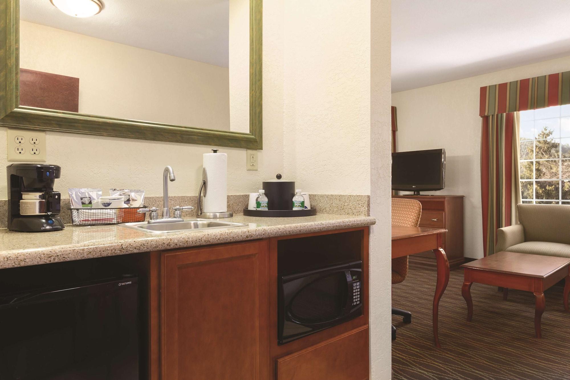 Hampton Inn & Suites Greenfield Εξωτερικό φωτογραφία