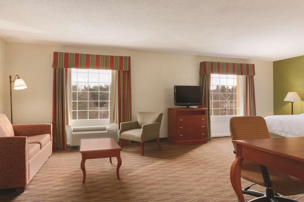 Hampton Inn & Suites Greenfield Εξωτερικό φωτογραφία