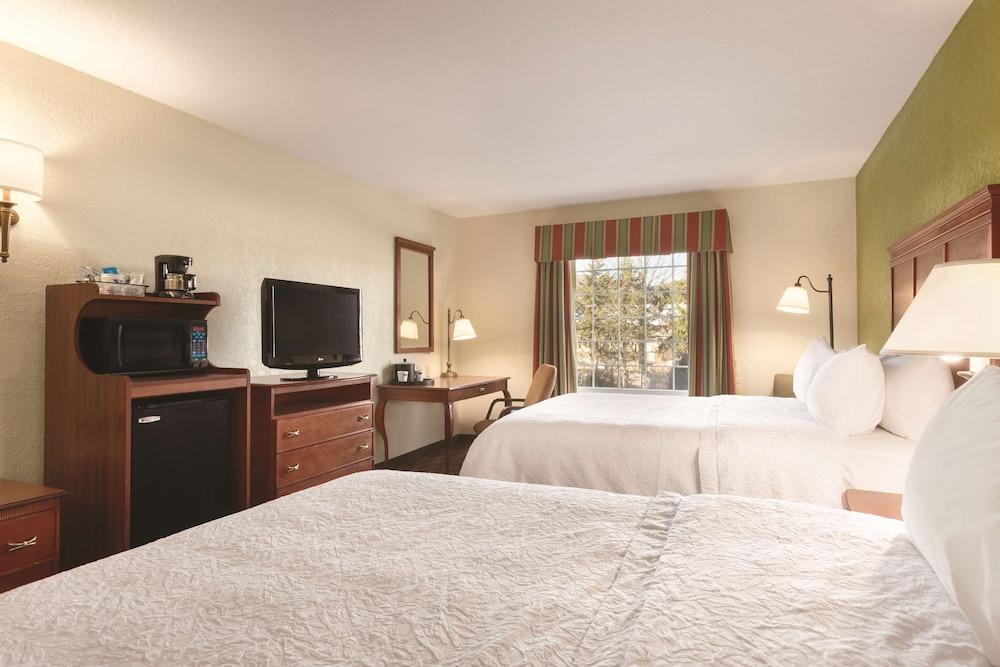 Hampton Inn & Suites Greenfield Εξωτερικό φωτογραφία