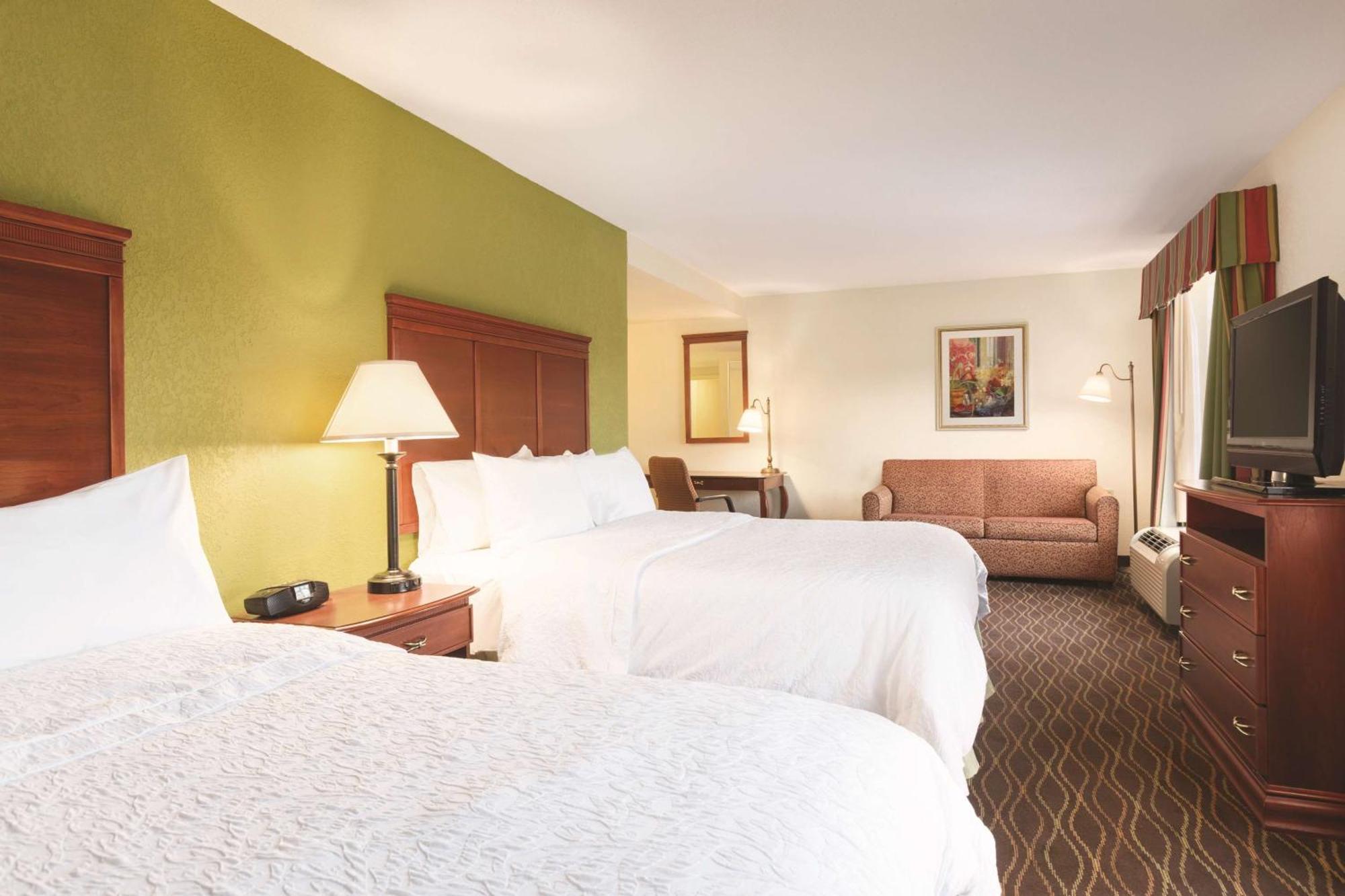 Hampton Inn & Suites Greenfield Εξωτερικό φωτογραφία