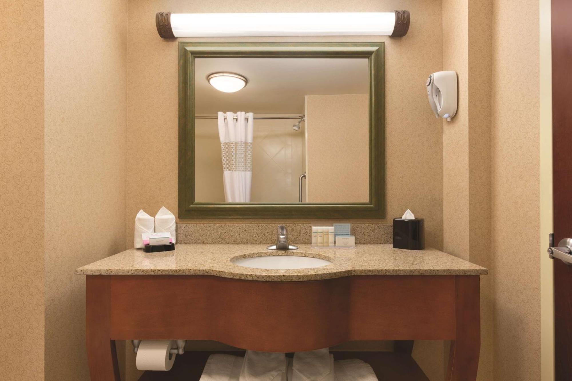 Hampton Inn & Suites Greenfield Εξωτερικό φωτογραφία