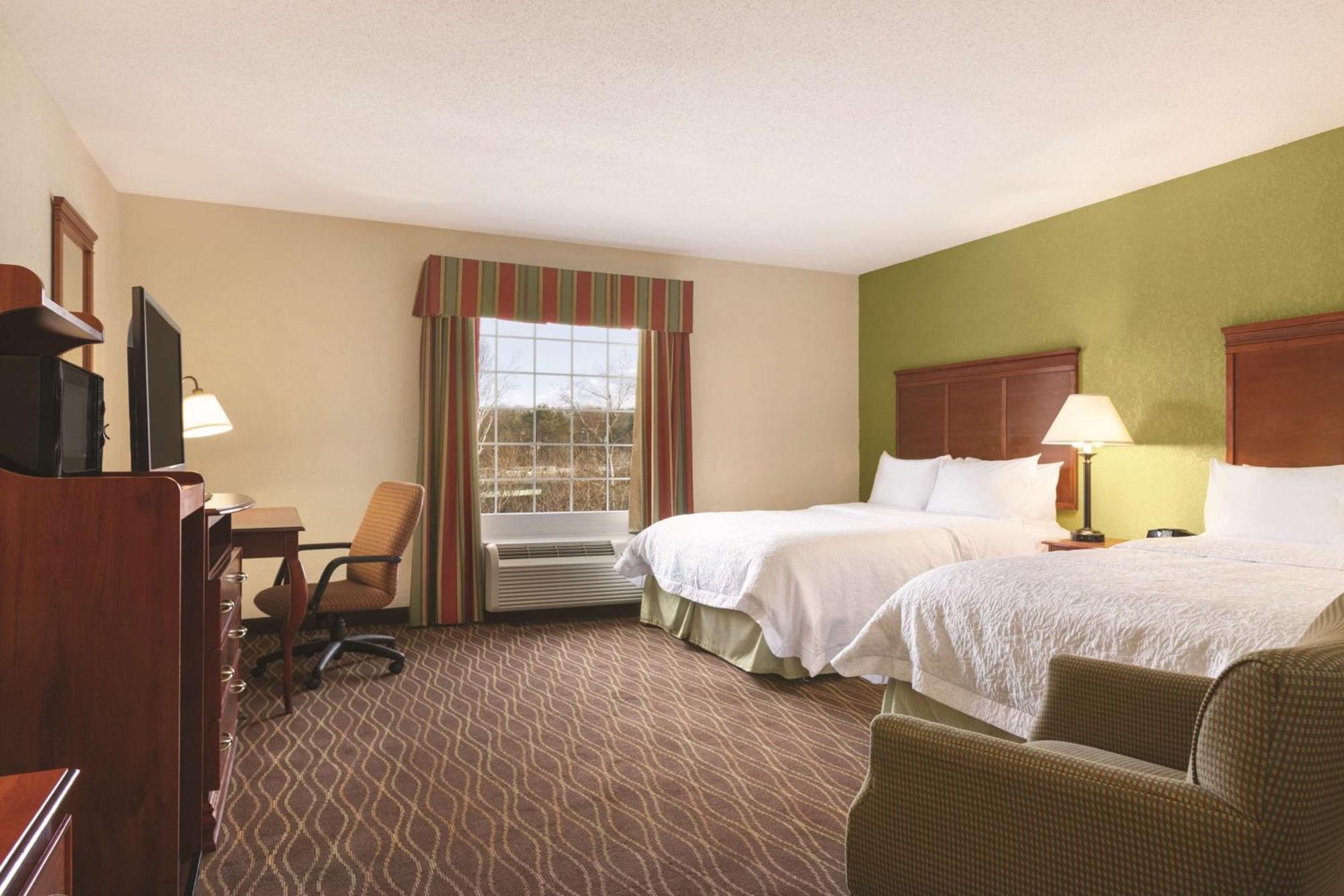Hampton Inn & Suites Greenfield Εξωτερικό φωτογραφία