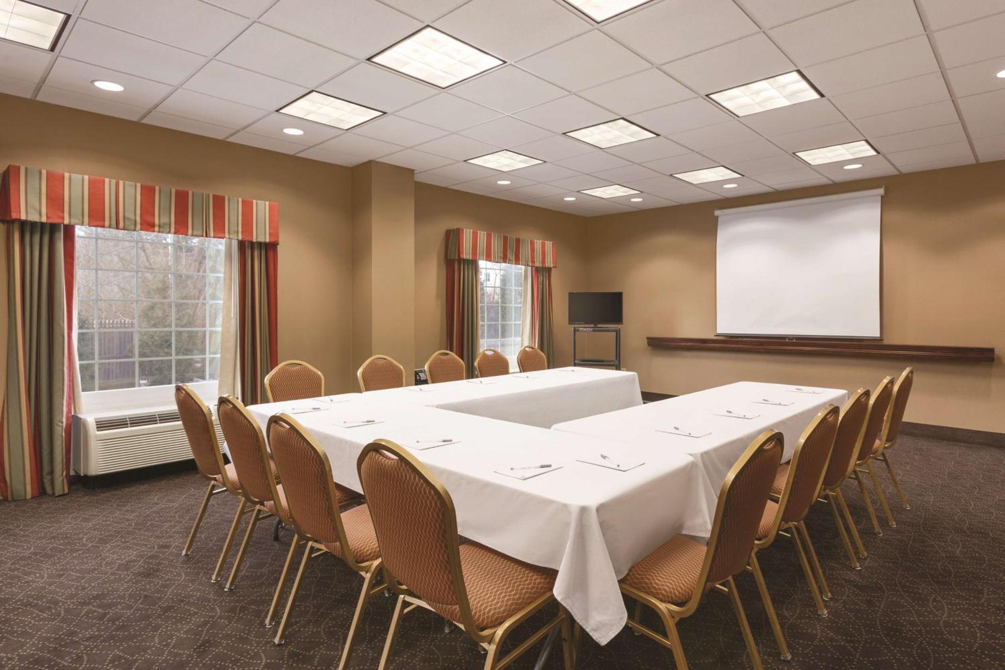 Hampton Inn & Suites Greenfield Εξωτερικό φωτογραφία