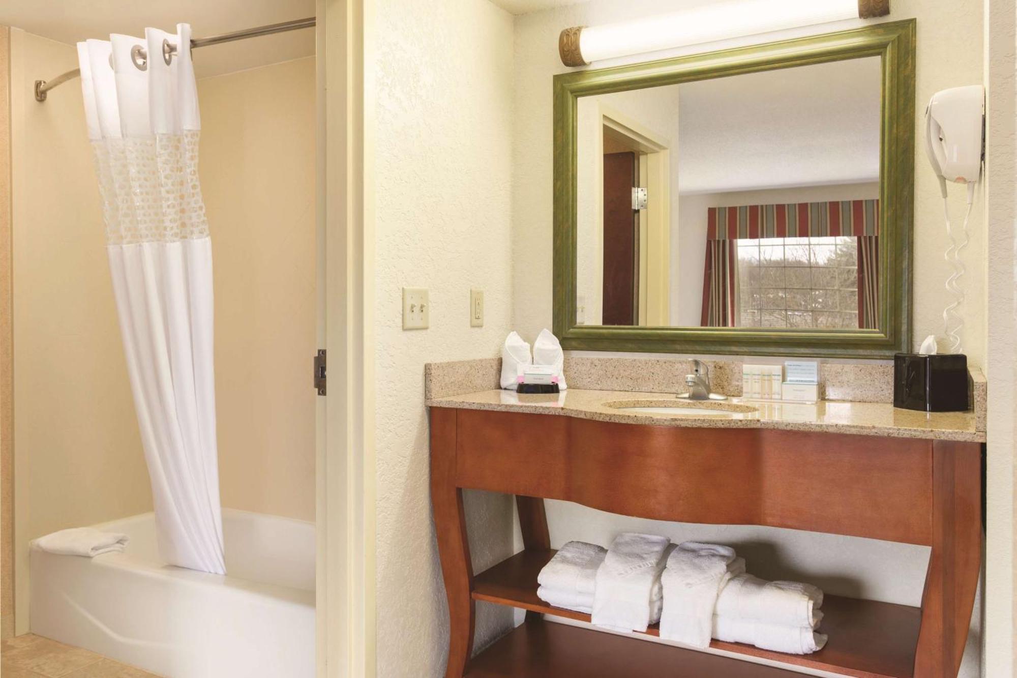 Hampton Inn & Suites Greenfield Εξωτερικό φωτογραφία
