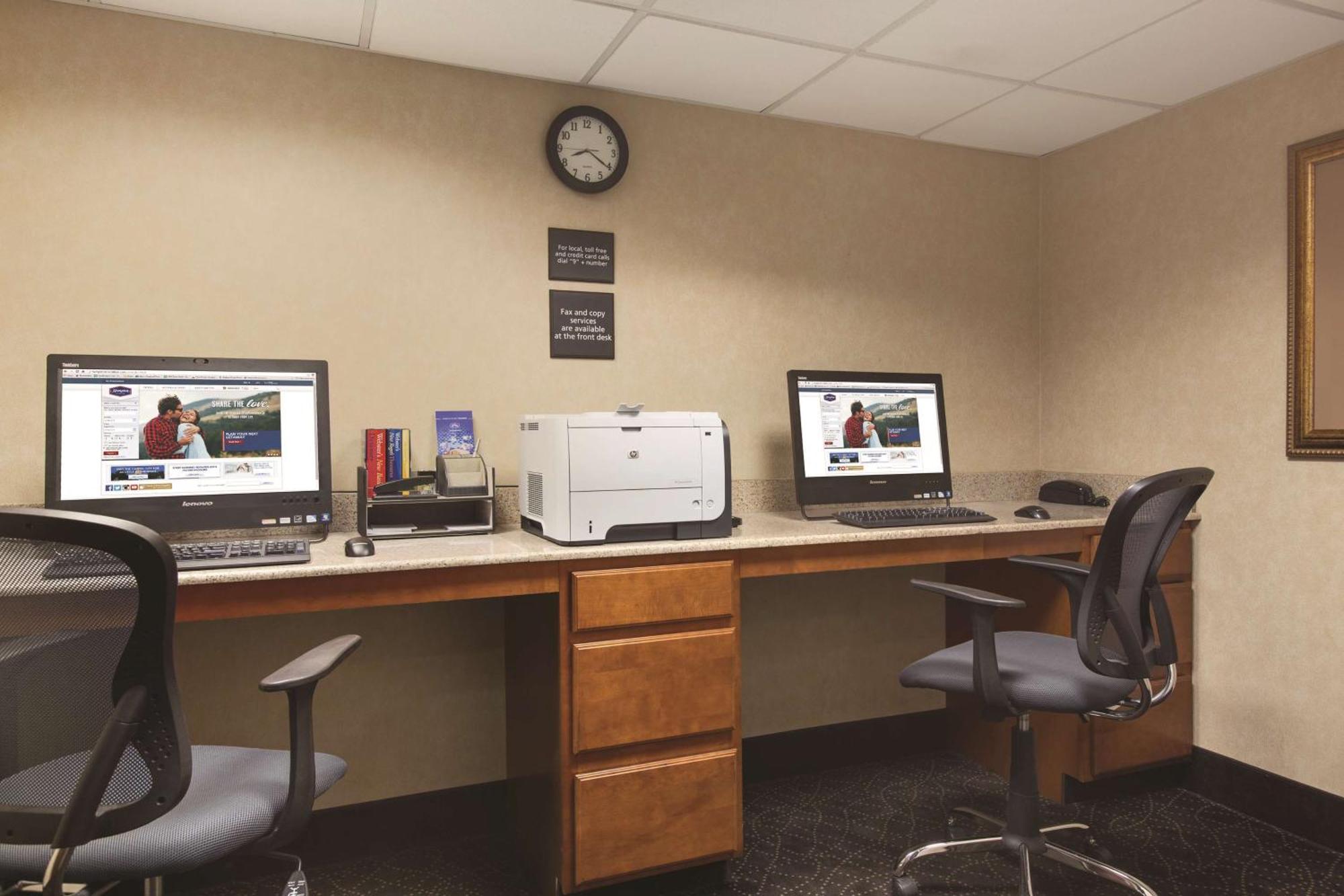 Hampton Inn & Suites Greenfield Εξωτερικό φωτογραφία