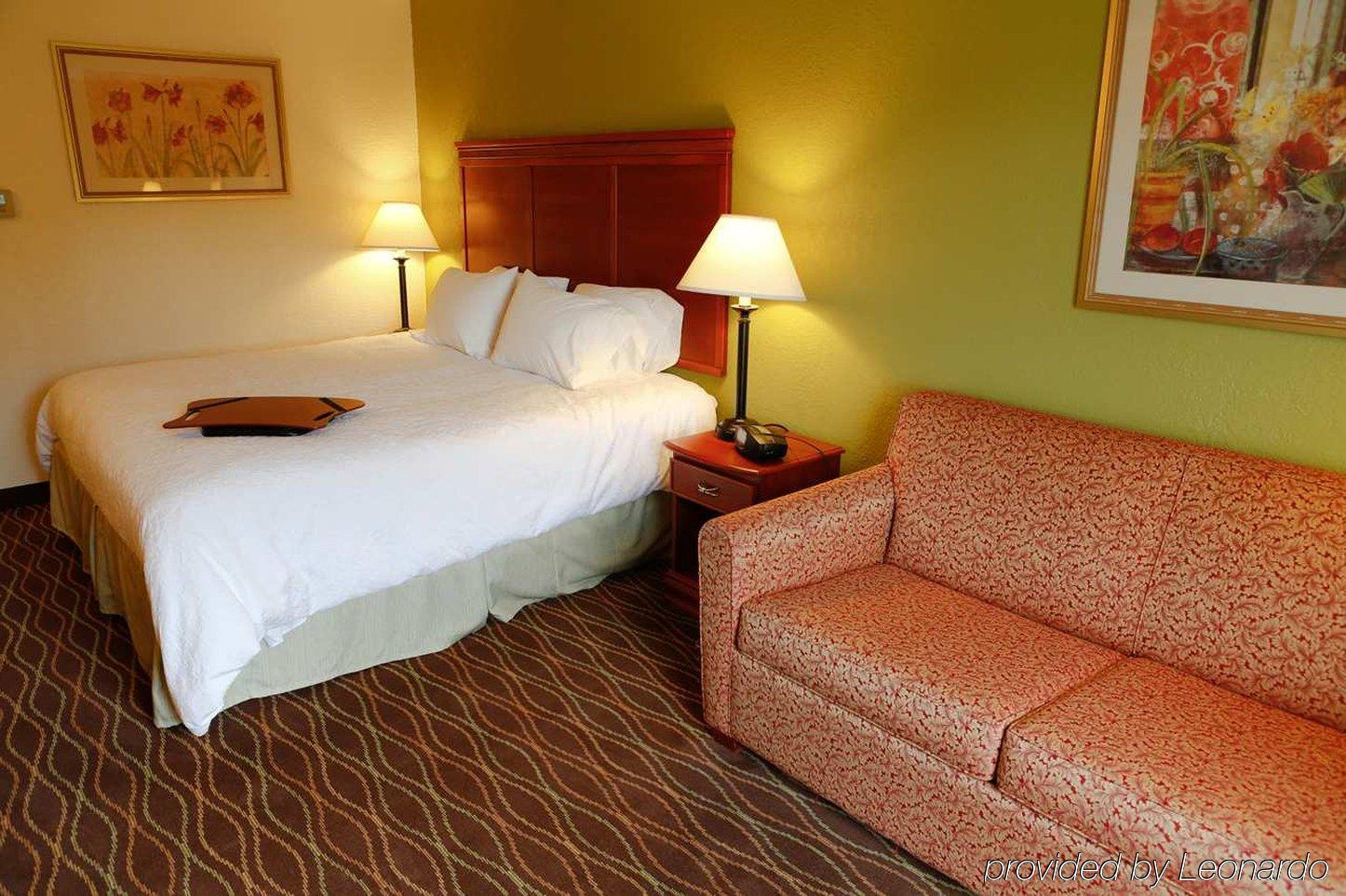 Hampton Inn & Suites Greenfield Εξωτερικό φωτογραφία