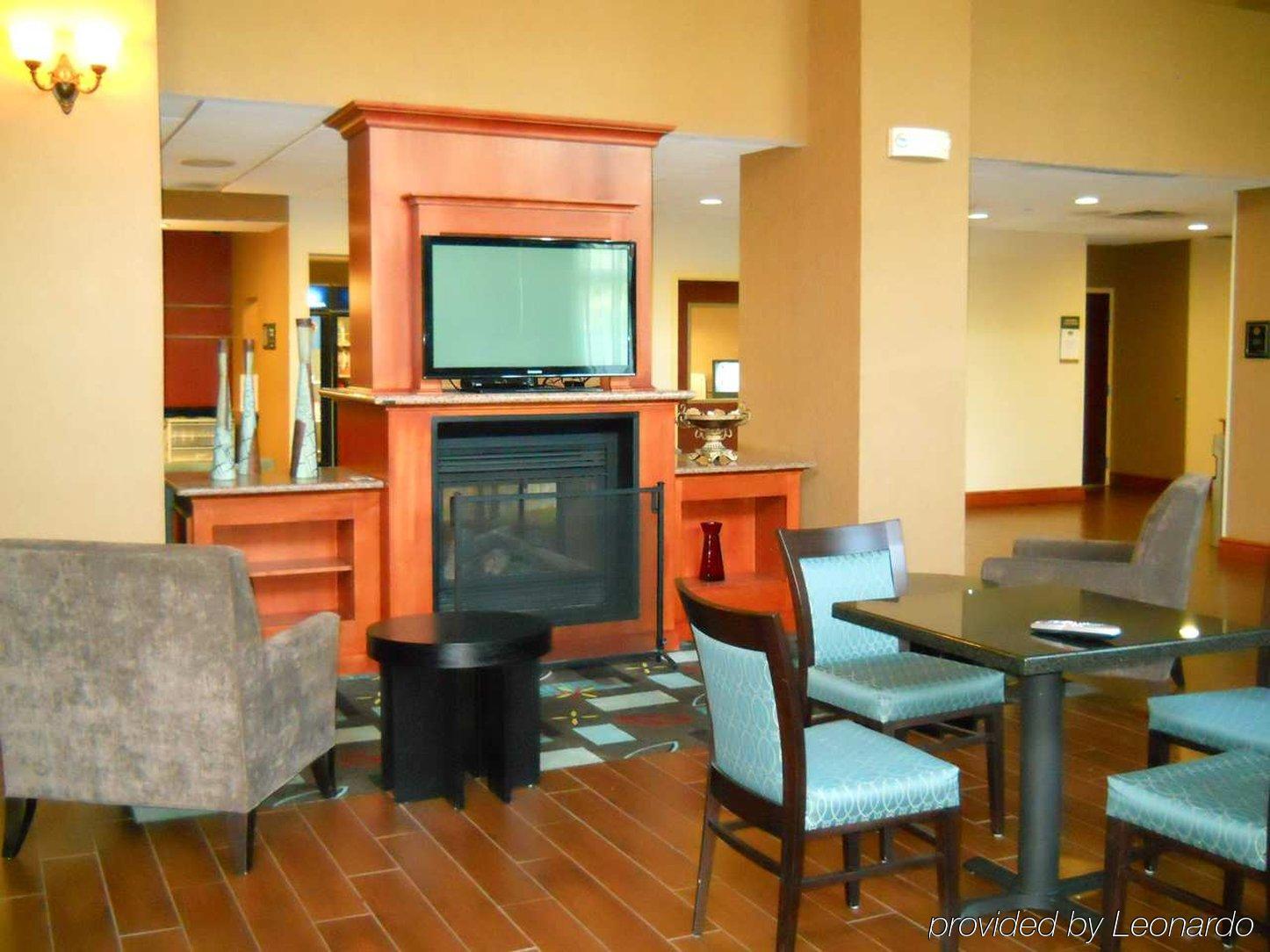 Hampton Inn & Suites Greenfield Εξωτερικό φωτογραφία