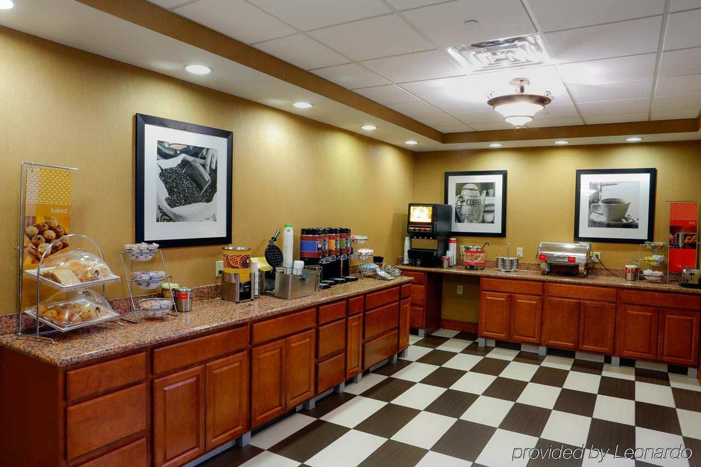 Hampton Inn & Suites Greenfield Εξωτερικό φωτογραφία